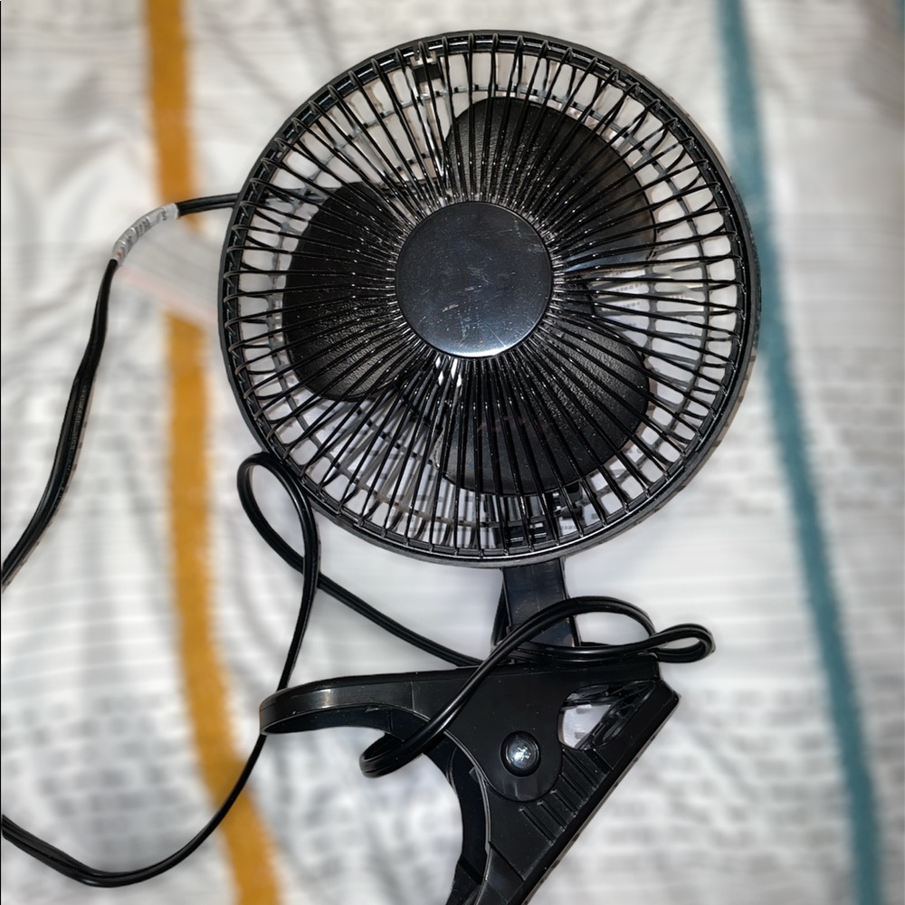 BLACK CLIP FAN GRRAT CONDITION